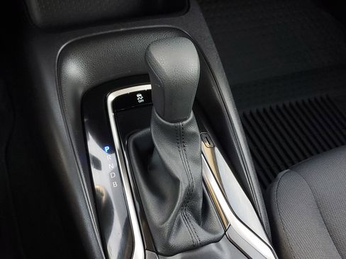 Certified 2025 Toyota Corolla LE image 30