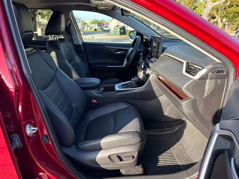 Used 2024 Toyota RAV4 Limited image 25