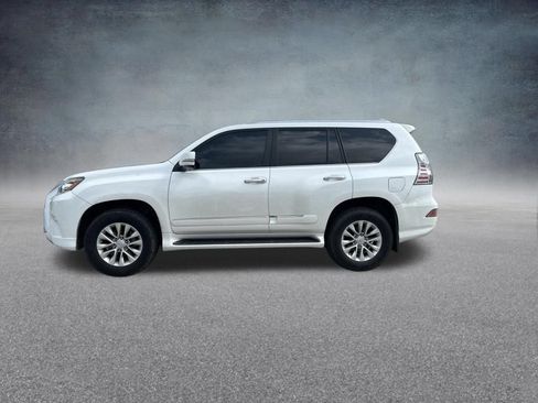 Used 2017 Lexus GX 460 AWD/4WD image 2