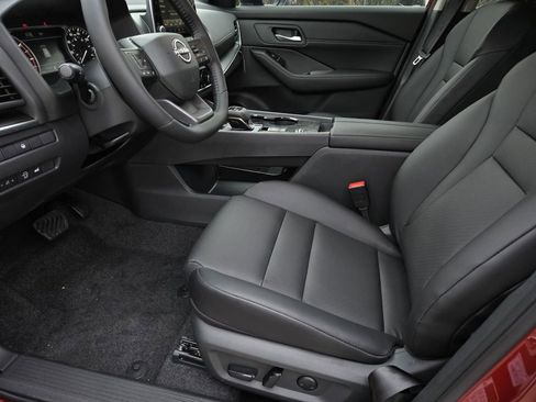 New 2026 Nissan Rogue SV image 20