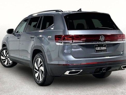 Used 2025 Volkswagen Atlas SE image 15