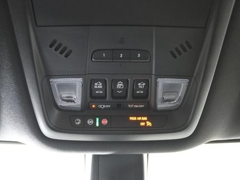 Used 2023 Buick Enclave Avenir w/ LPO, Floor Liner Package AWD/4WD image 37