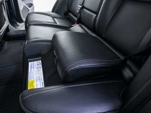 Certified 2024 Volvo XC60 B5 Ultimate w/ Protection Package Premier image 24