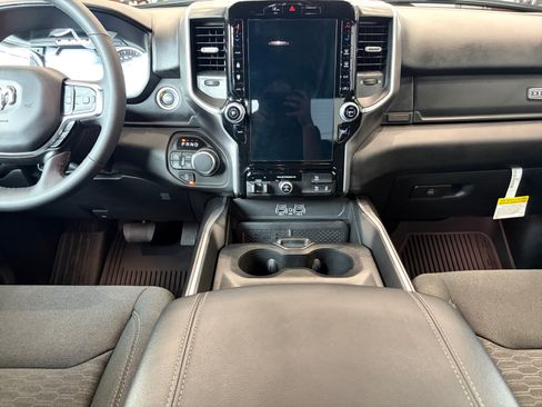 Used 2025 RAM 1500 Big Horn AWD/4WD image 17