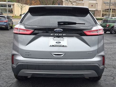 Used 2024 Ford Edge SEL w/ Convenience Package image 5