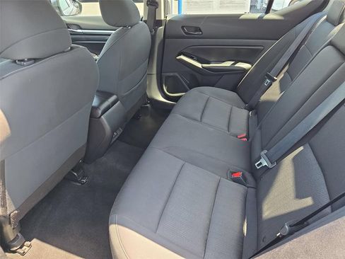Used 2023 Nissan Altima 2.5 SV FWD image 16
