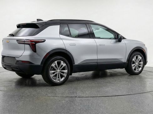 Used 2025 Chevrolet Equinox LT image 9