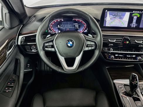 Used 2023 BMW 530i w/ Convenience Package RWD image 15