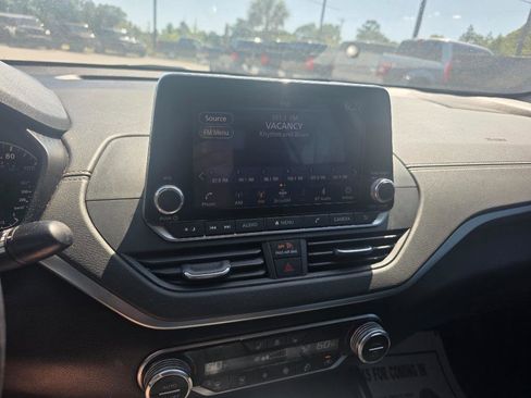 Used 2019 Nissan Altima 2.5 SV AWD/4WD image 16