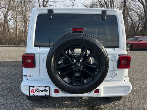 Used 2022 Jeep Wrangler Unlimited Sahara image 23