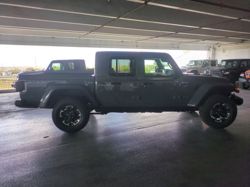 New 2026 Jeep Gladiator Rubicon w/ Safety Group image 4