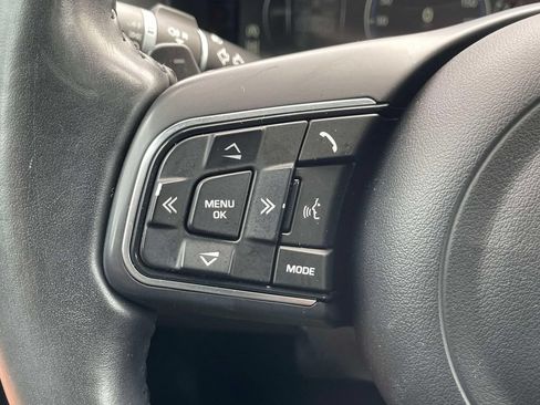 Used 2018 Jaguar XF Premium AWD/4WD image 25