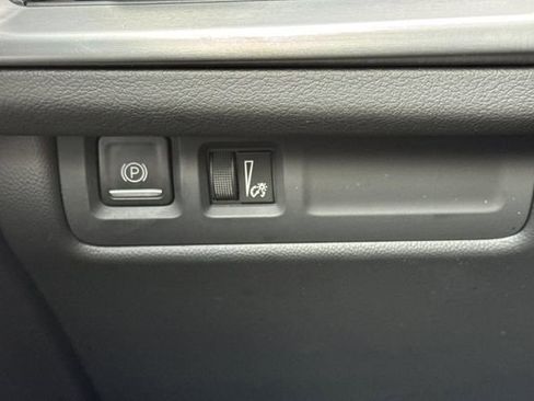 Used 2024 Cadillac XT4 Premium Luxury image 43