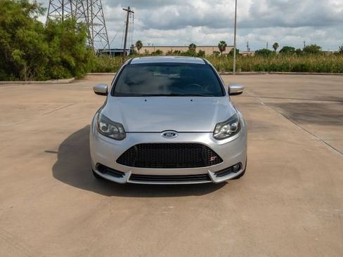Used 2014 Ford Focus ST w/ Equipment Group 202A FWD image 2