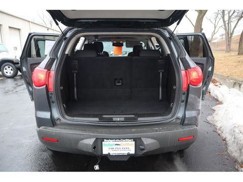Used 2011 Chevrolet Traverse LT w/ Personal Connectivity Package image 16