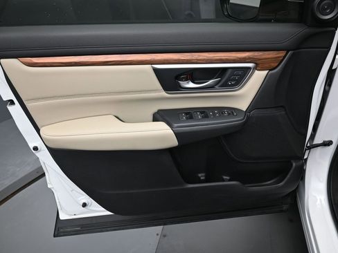 Used 2020 Honda CR-V Touring image 11
