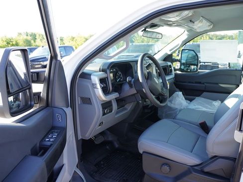 New 2026 Ford F250 XL w/ XL Chrome Package image 10