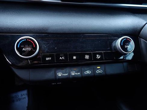 Used 2023 Hyundai Elantra SEL FWD image 15