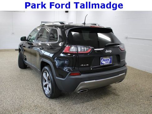 Used 2019 Jeep Cherokee Limited image 3