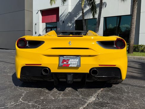 Used 2018 Ferrari 488 Spider image 22