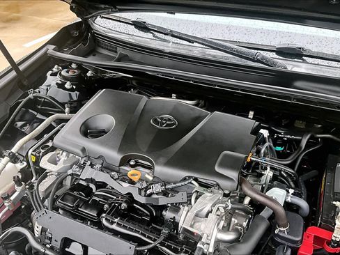 Used 2020 Toyota Camry SE FWD image 31