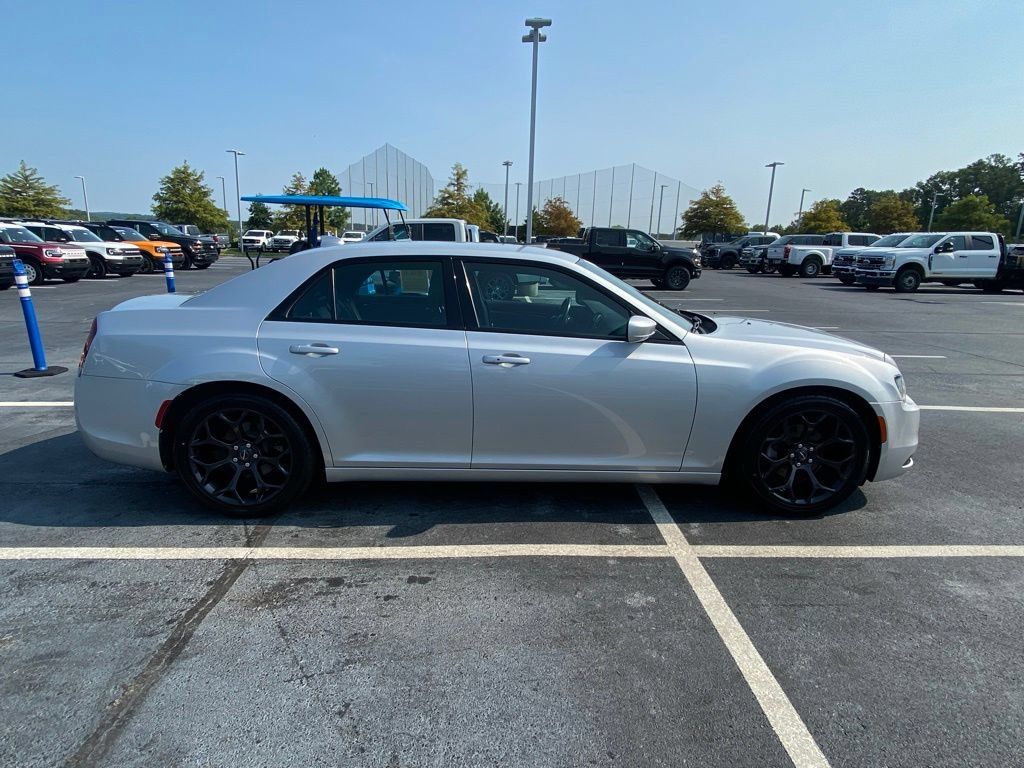 Used 2020 Chrysler 300 S RWD image 8