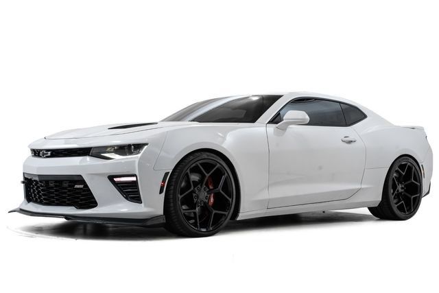 Used 2016 Chevrolet Camaro SS RWD image 8