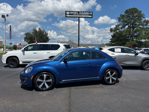 Used 2014 Volkswagen Beetle R-Line FWD image 1