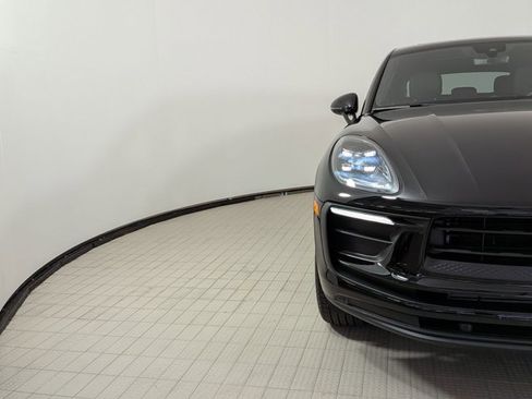 New 2026 Porsche Macan image 12
