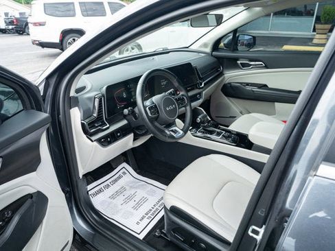 Used 2024 Kia Sportage EX FWD image 14