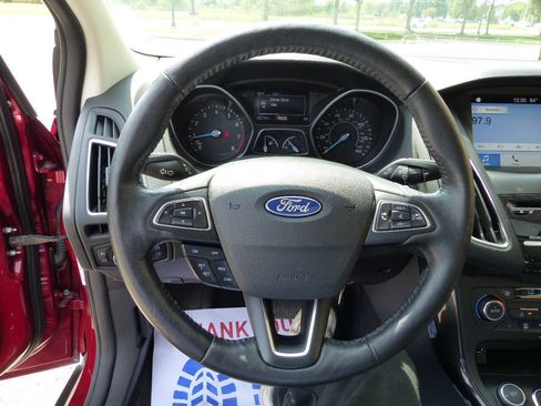 Used 2017 Ford Focus Titanium FWD image 26
