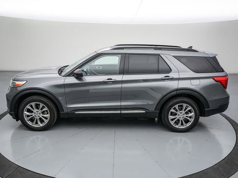 Certified 2022 Ford Explorer XLT w/ Equipment Group 202A image 7