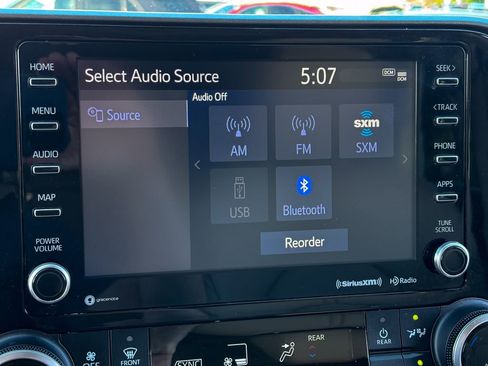 Used 2022 Toyota Highlander XLE AWD/4WD image 32