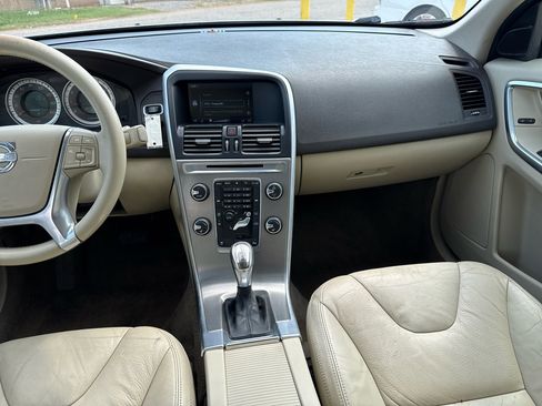 Used 2013 Volvo XC60 T6 image 34