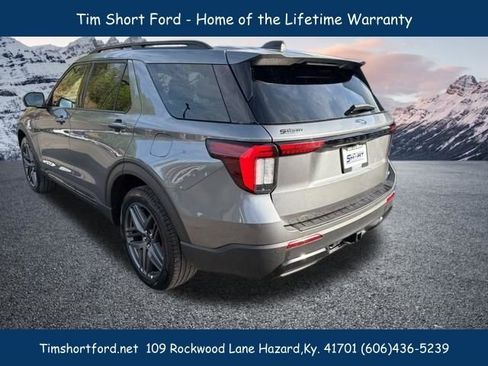 Used 2025 Ford Explorer ST-Line w/ ST-Line Street Pack AWD/4WD image 5