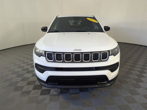 Certified 2023 Jeep Compass Sport image 3