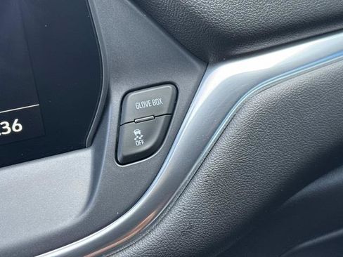 Used 2025 Chevrolet Blazer LT AWD/4WD image 19