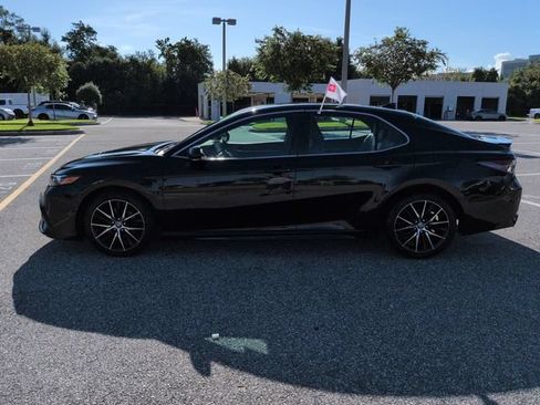 Certified 2022 Toyota Camry SE w/ Convenience Package FWD image 7