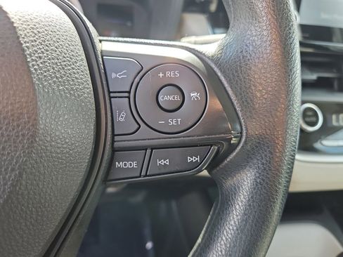 Used 2021 Toyota Corolla LE w/ LE Convenience Package image 21