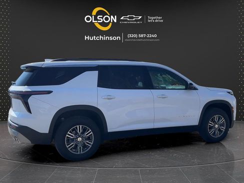 Used 2025 Chevrolet Traverse LT w/ Driver Confidence Package AWD/4WD image 21