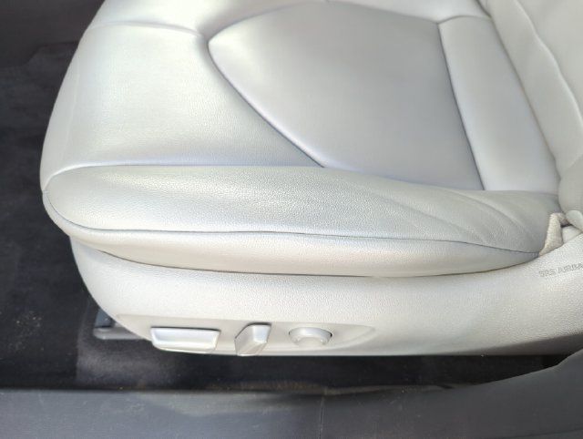 Used 2022 Toyota Highlander XLE FWD image 35