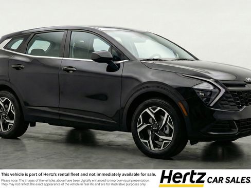 Used 2025 Kia Sportage LX image 1