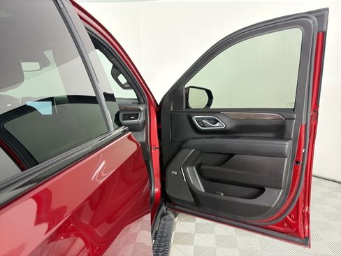 Used 2023 Chevrolet Tahoe Z71 w/ Off-Road Capability Package image 31