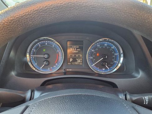 Used 2017 Toyota Corolla image 9