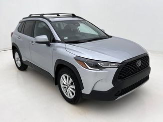 Used 2023 Toyota Corolla Cross LE w/ Moonroof Package AWD/4WD video 2