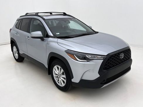 Used 2023 Toyota Corolla Cross LE w/ Moonroof Package AWD/4WD image 2