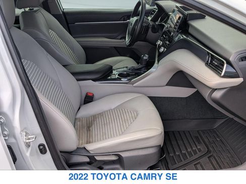 Used 2022 Toyota Camry SE w/ Cold Weather Package FWD image 26