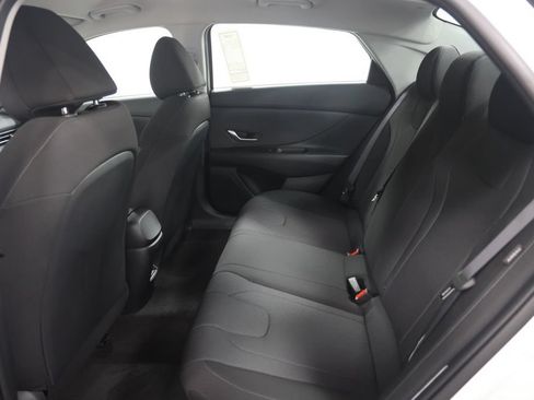 Used 2026 Hyundai Elantra SE FWD image 20