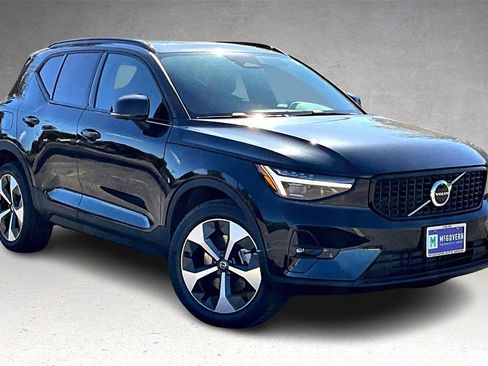 New 2026 Volvo XC40 B5 Plus w/ Protection Package Premier image 2