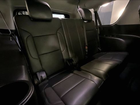 Used 2019 GMC Yukon XL SLT w/ Open Road Package AWD/4WD image 35